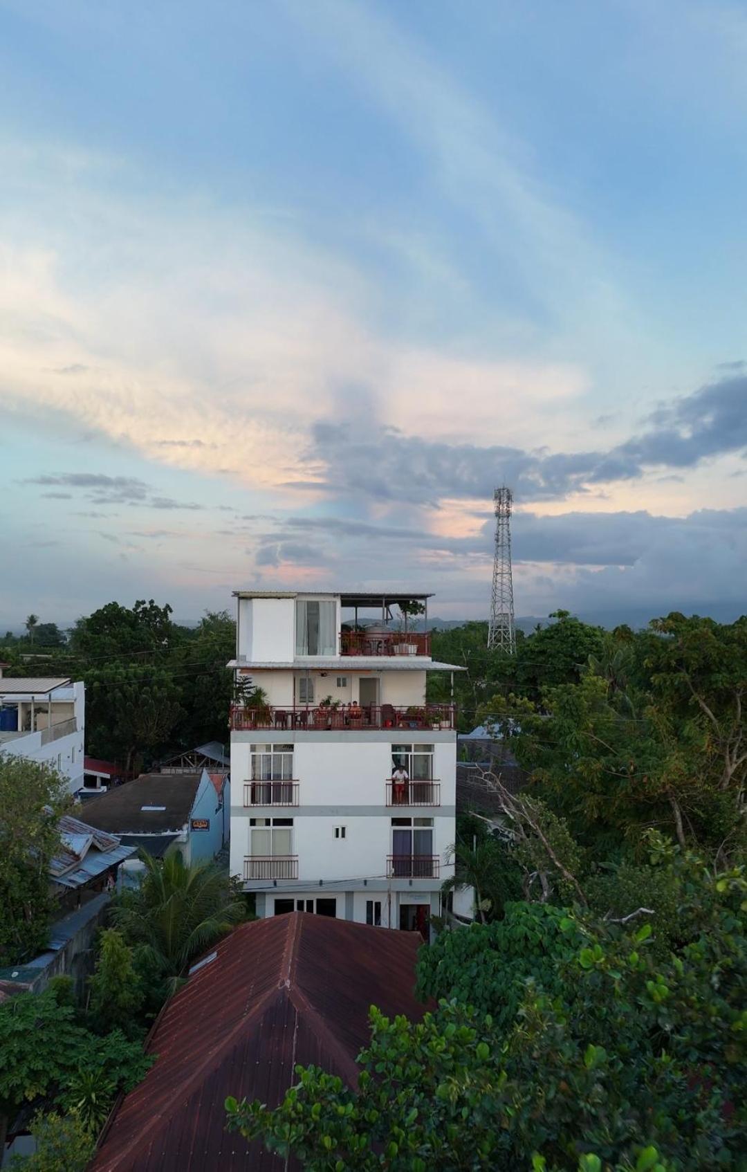 Strandhaus Condotel Moalboal Buitenkant foto