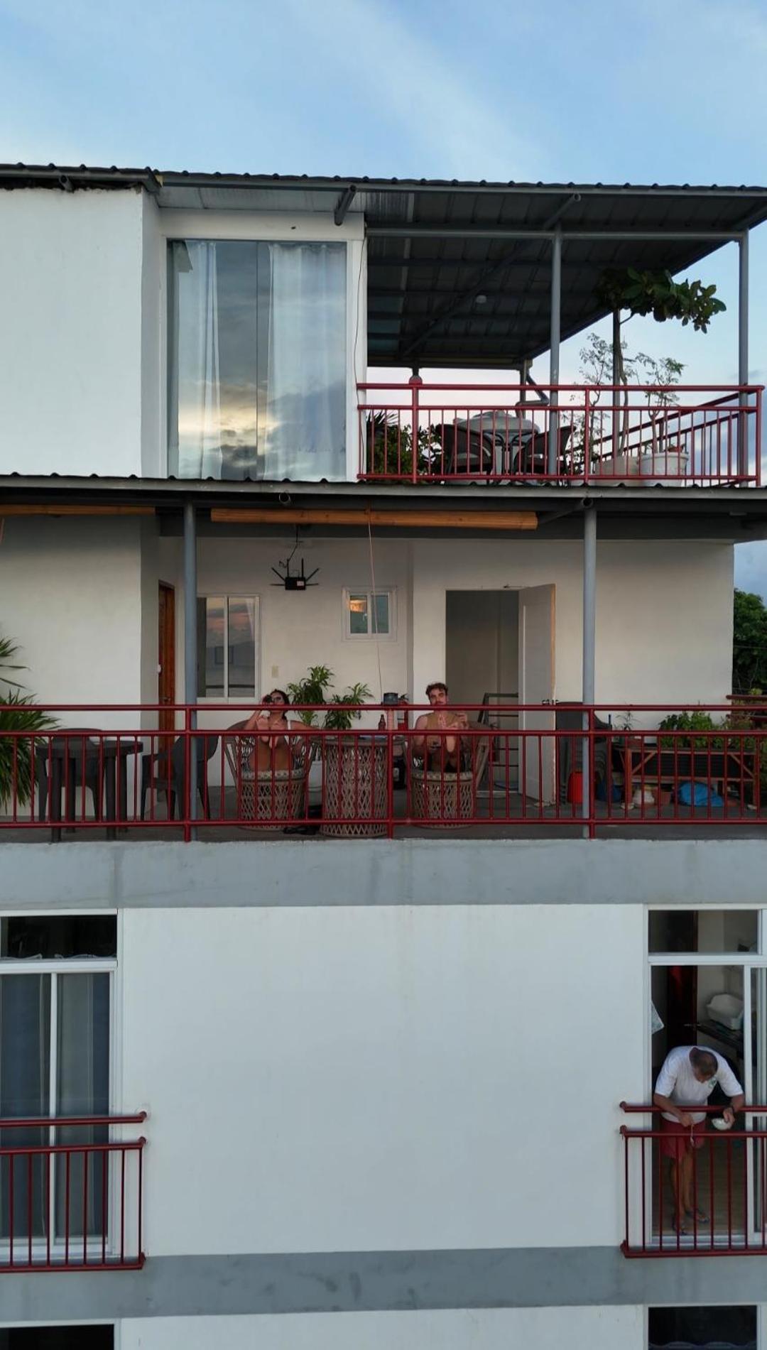 Strandhaus Condotel Moalboal Buitenkant foto